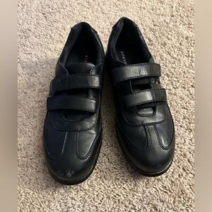Women’s‎ black Velcro shoes